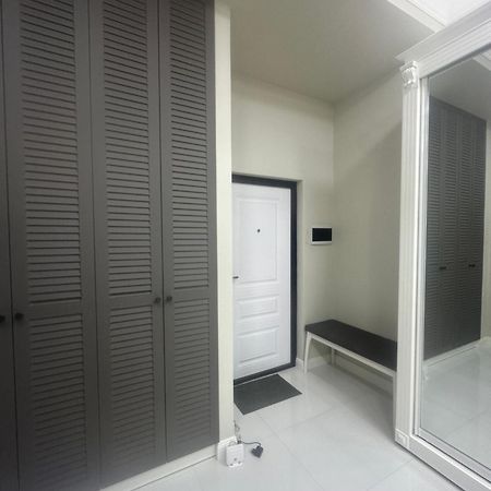 Comfortable Apartment In Central Of Almatý Exterior foto