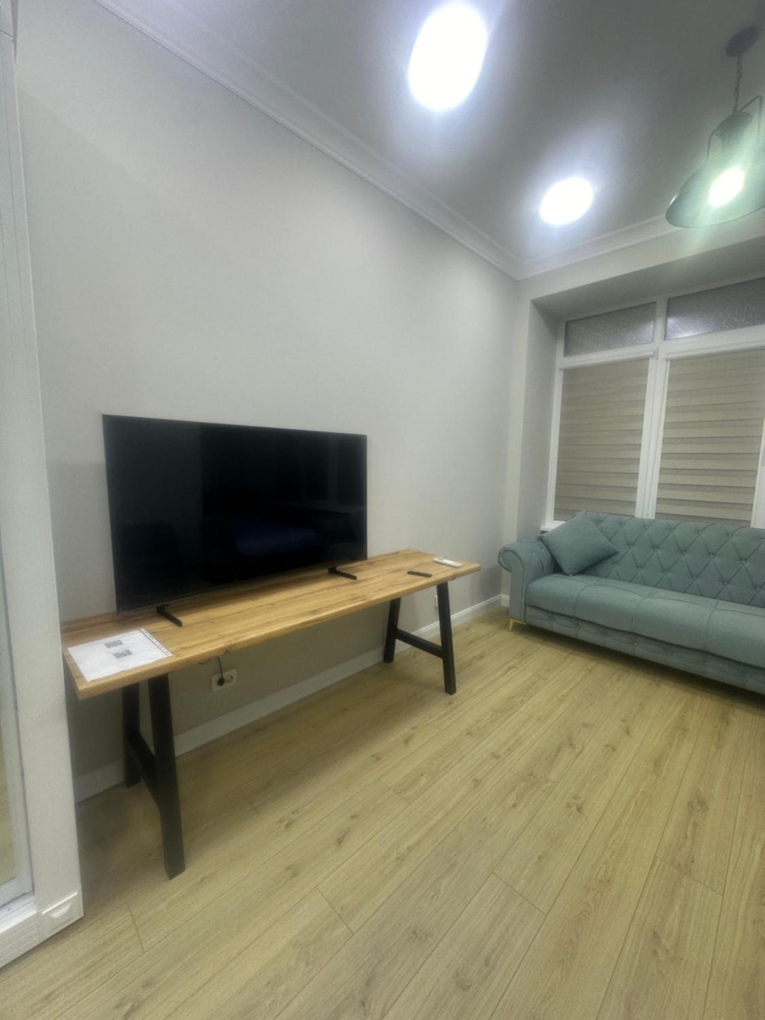 Comfortable Apartment In Central Of Almatý Exterior foto